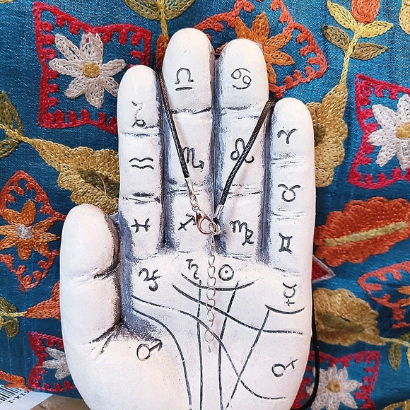 Necklace Thunderbird Howlite Charm Necklace NWT Strength - Picture 5 of 6